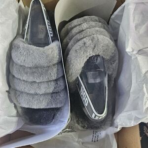 New in the box UGG fluff yeah slide women size 9 charcoal